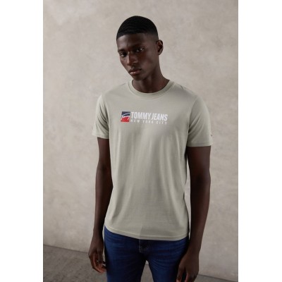 TOMMY JEANS CAMISETA ENTRY ATHLETICS FADED WILLOW