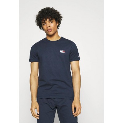 TOMMY JEANS CAMISETA TJM CHEST LOGO TEE YWILGHT NAVY